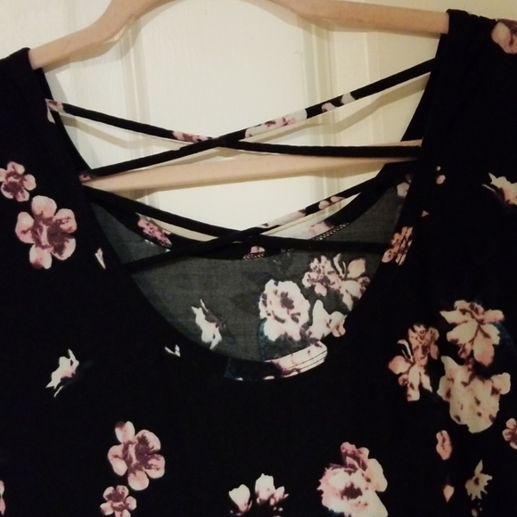 🌸Super Soft No Boundries Short Sleeve Dress - Picture 4 of 4